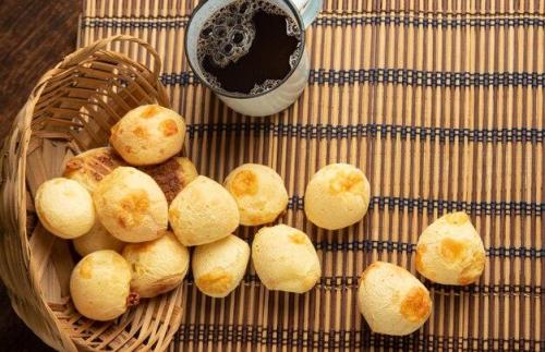Leia mais Pão de Queijo Caseiro com 3 Ingredientes