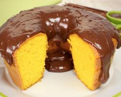 Bolo de Cenoura Simples Bolo de Cenoura Simples