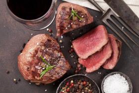 Receita de Contra Filé ao Molho de Vinho Tinto | Carne Macia e Suculenta
