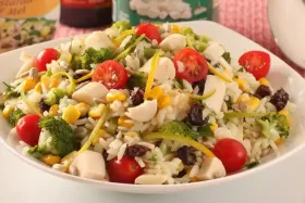 Receita de Arroz Festivo Colorido | Acompanhamento para Ocasiões Receita de Arroz Festivo Colorido | Acompanhamento para Ocasiões