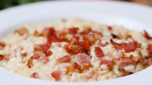 Receita de Risoto Quatro Queijos com Bacon Crocante | Prato Cremoso