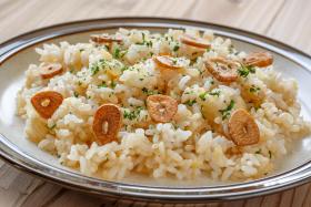 Receita de Arroz de Alho Dourado | Acompanhamento Aromático