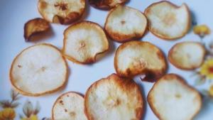 Receita de Chips de Pera Desidratada na Airfryer | Lanche Fit Fácil