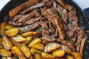Receita de Contra Filé no Forno com Batatas | Prato Completo