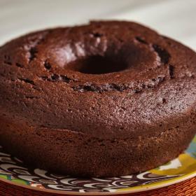 Receita de Bolo de Chocolate Simples e Rápido | Receita Econômica