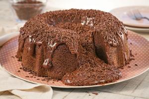 Receita de Bolo Vulcão de Chocolate | Calda Escorrendo Irresistível