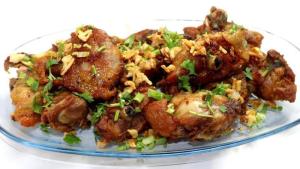Receita de Frango Crocante com Alho Frito | Receita Chinesa Autêntica