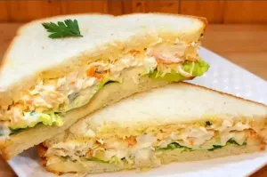 Receita de Sanduíche Natural de Frango Desfiado | Lanche Saudável