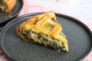 Receita de Empadão de Queijo com Espinafre | Massa Podre Crocante