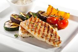 Peixe Grelhado com Legumes Peixe Grelhado com Legumes