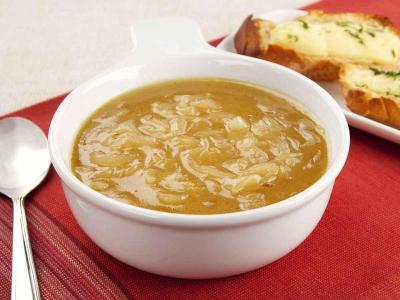 Receita de Sopa de Cebola Gratinada Francesa | Receita Clássica