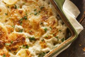 Receita de Batata Gratinada com Queijo | Acompanhamento Cremoso