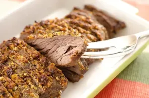 Receita de Filé Mignon com Crosta de Castanhas | Jantar Sofisticado