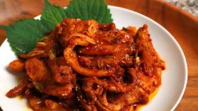 Receita de Jeyuk Bokkeum Coreano | Porco Picante com Legumes