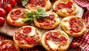 Receita de Minipizza Rápida com Massa Caseira | Lanche em 20 Minutos
