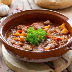 Goulash com Nhoque Goulash com Nhoque