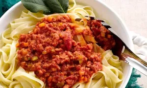 Receita de Ragu de Linguiça Italiana | Molho para Massas Saboroso