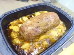 Rolo de Carne com Batatas Rolo de Carne com Batatas