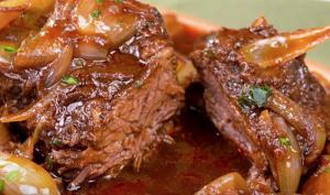 Receita de Carne de Panela com Vinho Tinto | Molho Encorpado