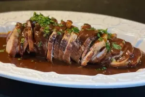 Receita de Lombo Suíno ao Molho de Porto | Sabor Sofisticado
