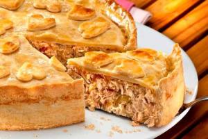 Receita de Torta de Frango Cremosa com Massa Podre | Receita Caseira