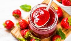 Geleia de Morango com 2 Ingredientes Geleia de Morango com 2 Ingredientes