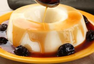 Receita de Manjar Branco com Calda de Ameixa | Sobremesa Cremosa