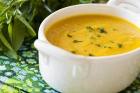 Receita de Creme de Cenoura e Alho-poró | Sopa Cremosa de Inverno